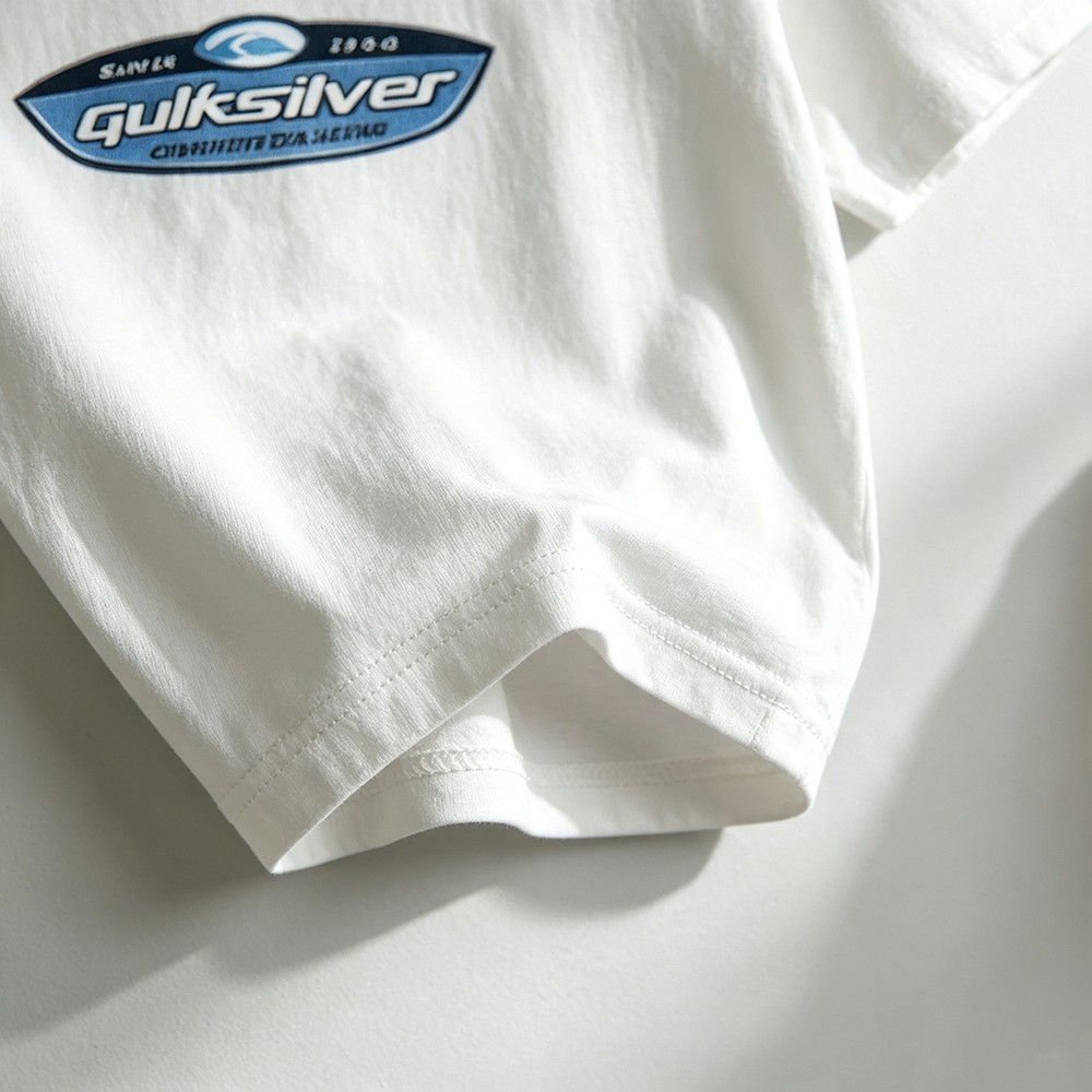 レトロサーフブランドのオーバルロゴグラフィックTシャツ、ユニ - Streetwear Brand Label のレビューと価格