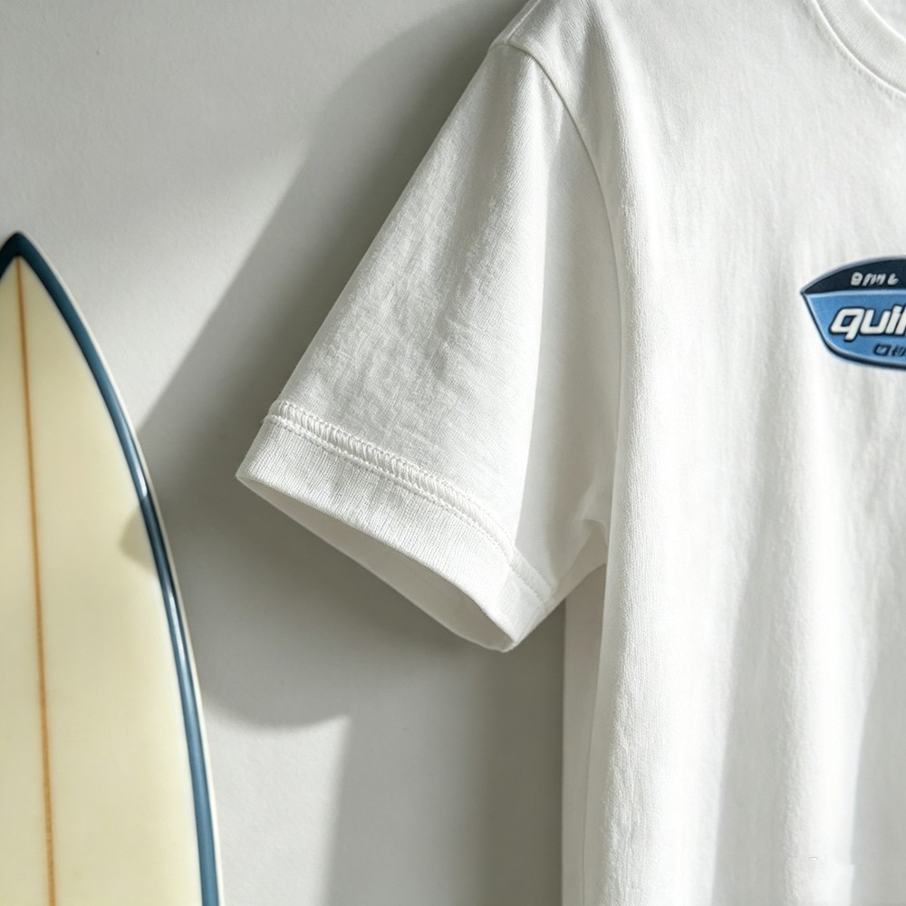 レトロサーフブランドのオーバルロゴグラフィックTシャツ、ユニ - Streetwear Brand Label のレビューと価格